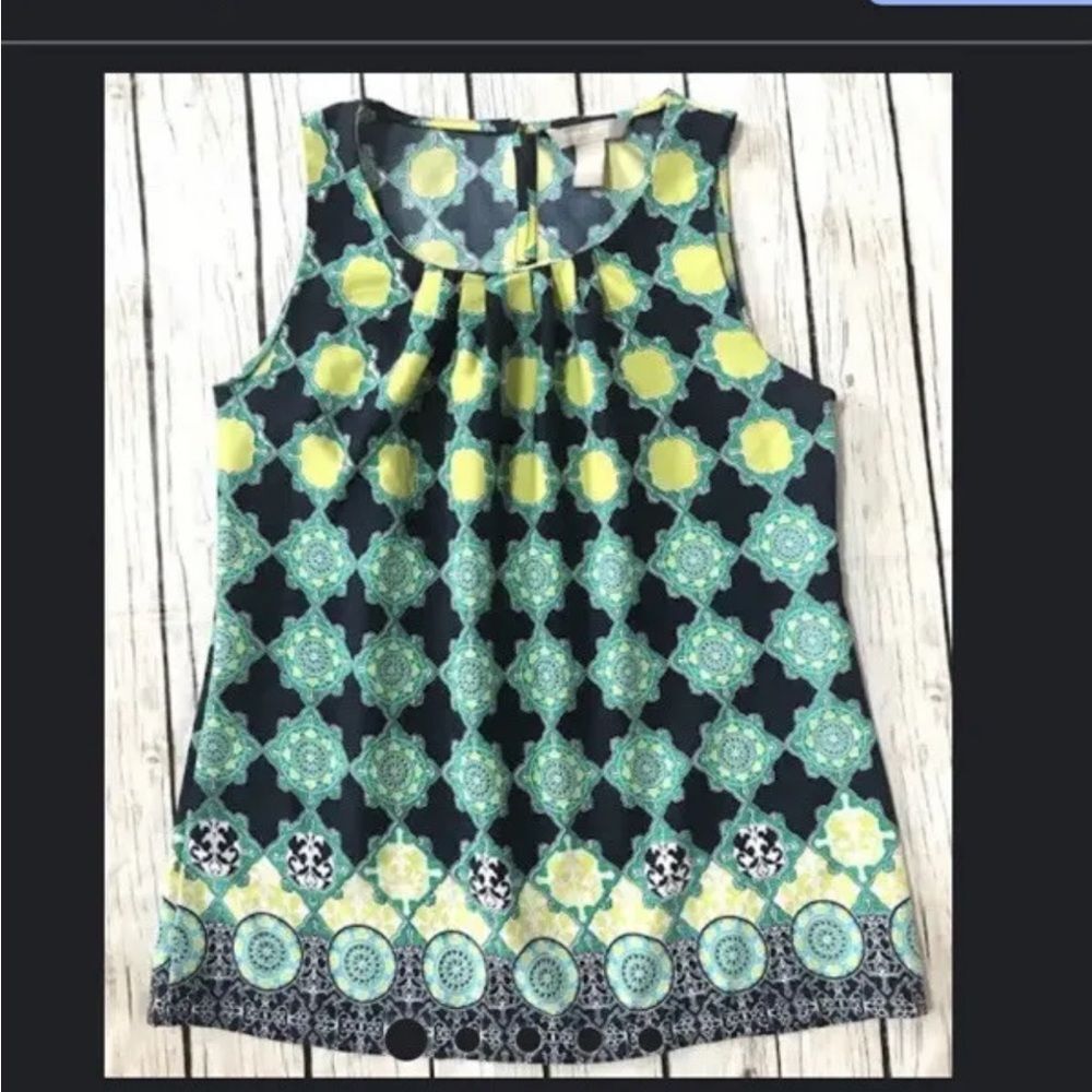 Banana Republic Green Navy Medallion Print Sleeveless Pleated Neck Top . Medium